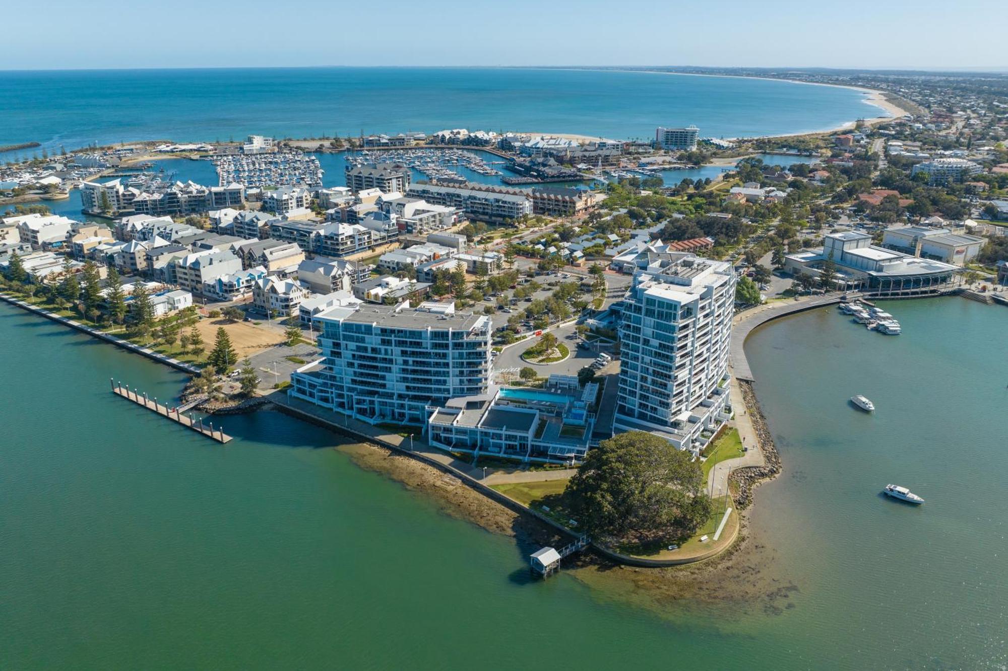 Bridgepoint 1105 Apartment Mandurah Bagian luar foto